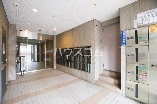 19/20 エントランス