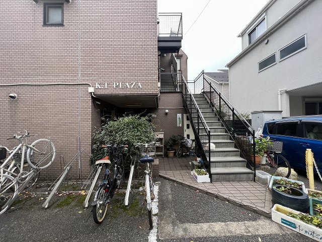 21/27 エントランス