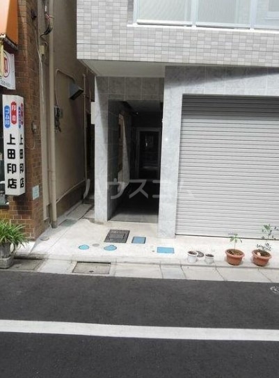 14/15 エントランス