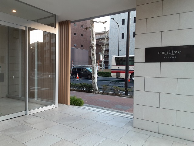 23/30 エントランス