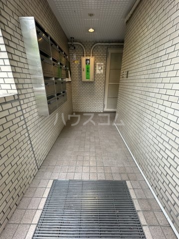 25/28 エントランス