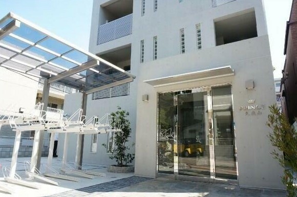 15/18 エントランス