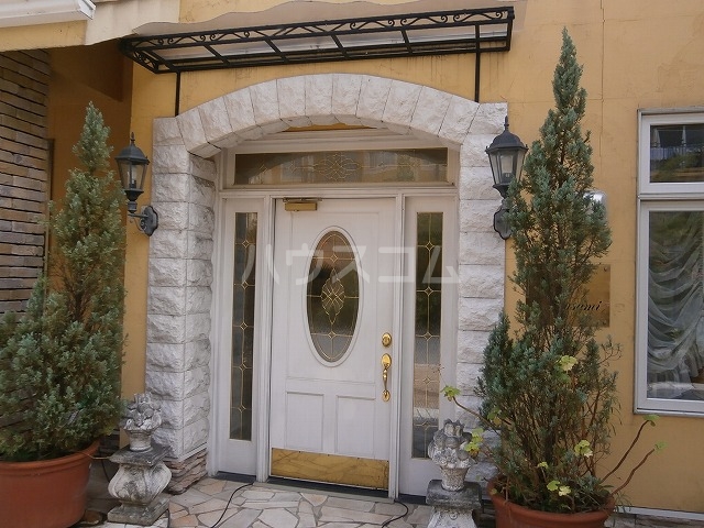 21/30 エントランス