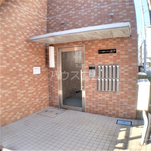 14/23 エントランス