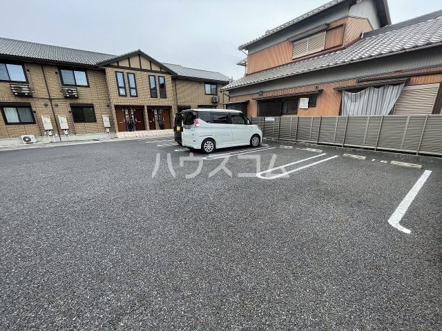 23/30 駐車場