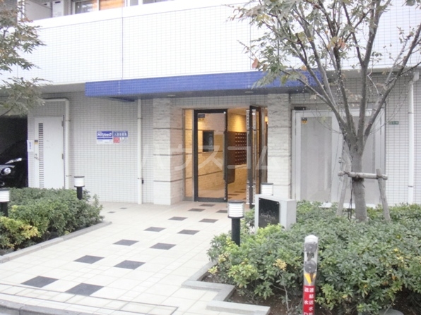 23/30 エントランス
