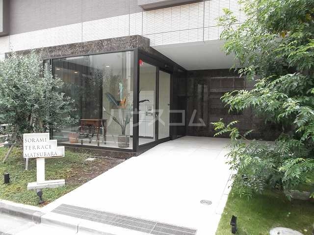 24/25 エントランス