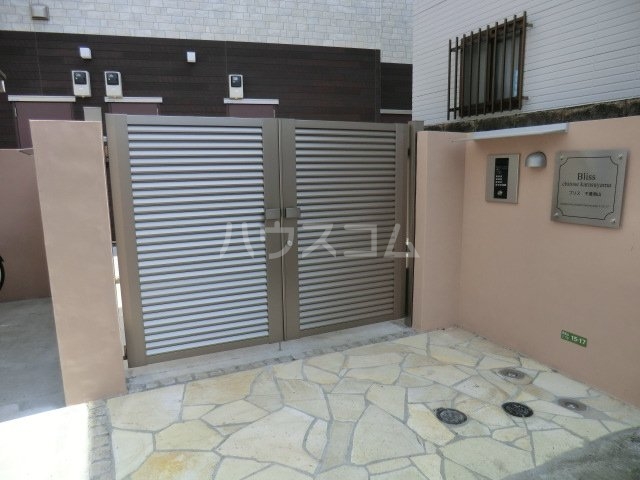 14/18 エントランス