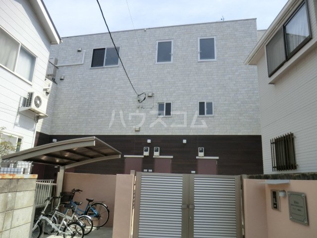 14/18 エントランス