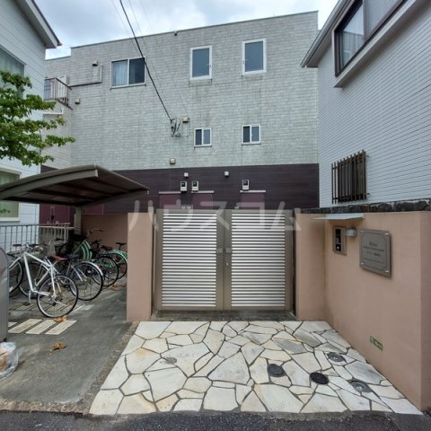 14/18 エントランス