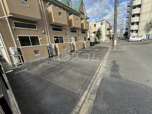 22/30 駐車場