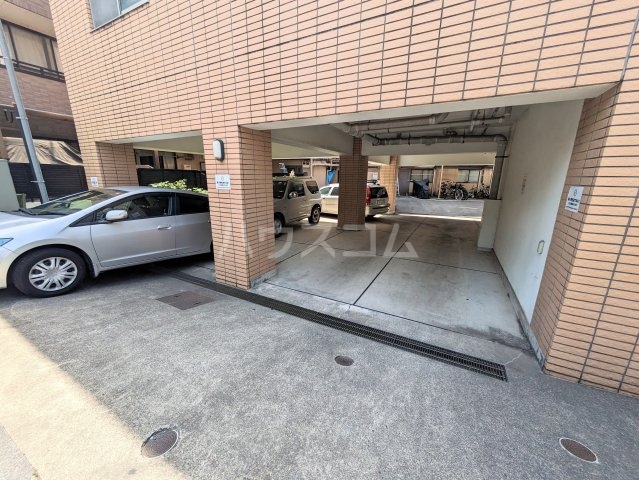 26/30 駐車場