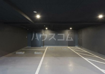 13/16 駐車場