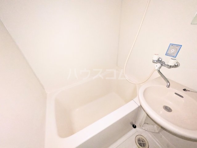 13/30 浴室