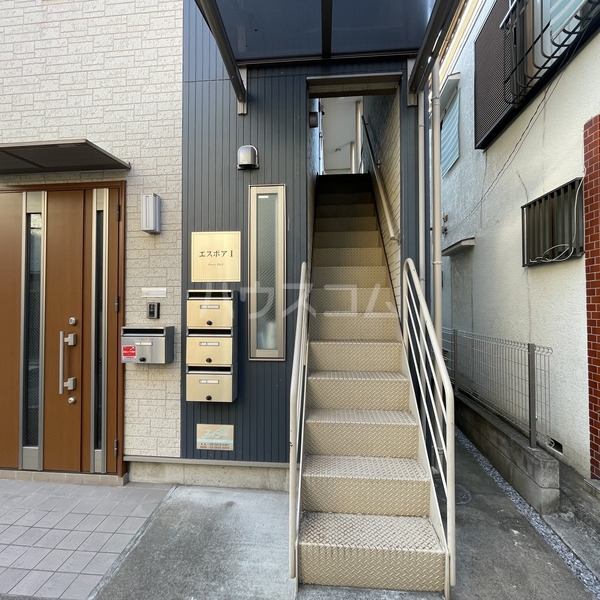 15/26 エントランス