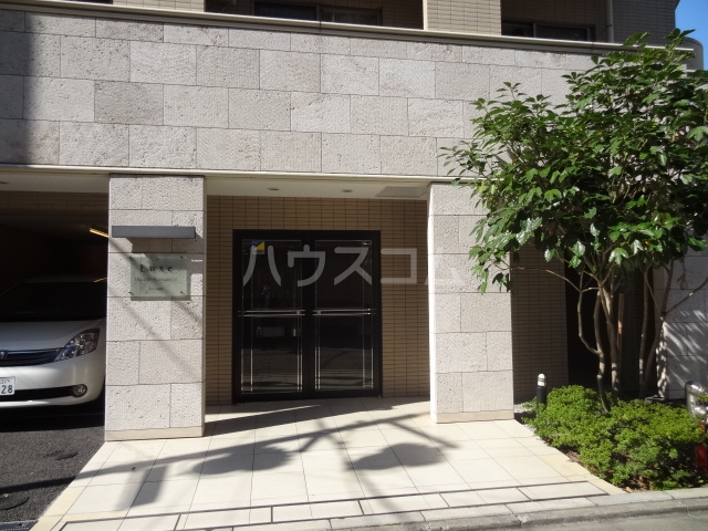 21/30 エントランス