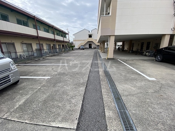 22/30 駐車場