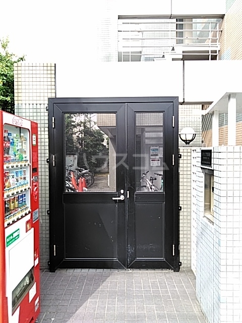 3/4 エントランス