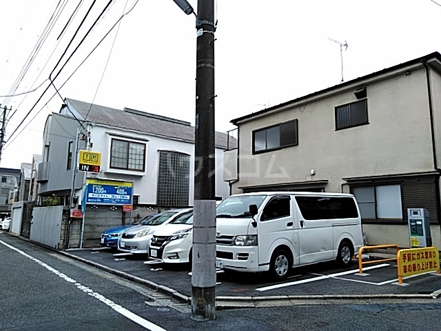 27/30 駐車場