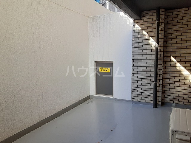 21/30 バルコニー