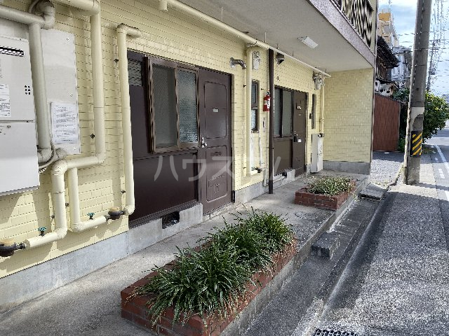 20/29 エントランス