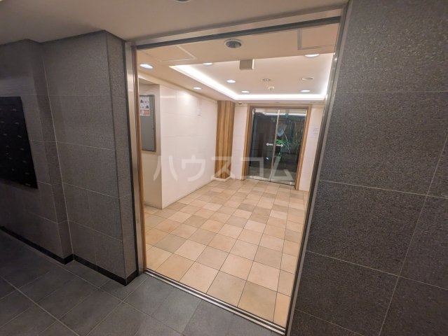 23/30 エントランス