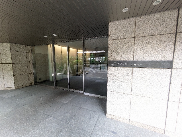 24/30 エントランス