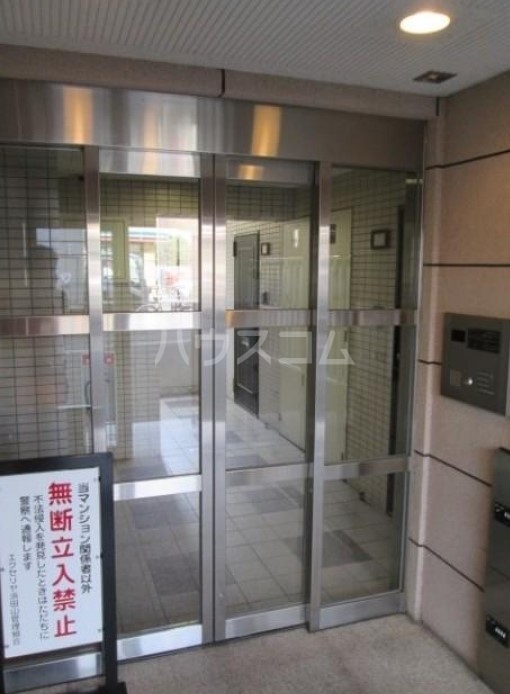 22/28 エントランス