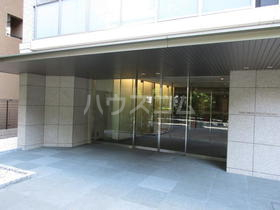 18/28 エントランス