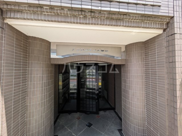 21/30 エントランス