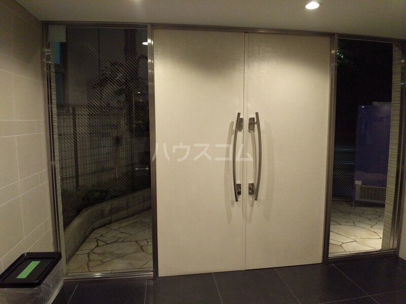 13/17 エントランス