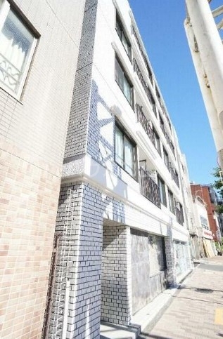 16/22 エントランス