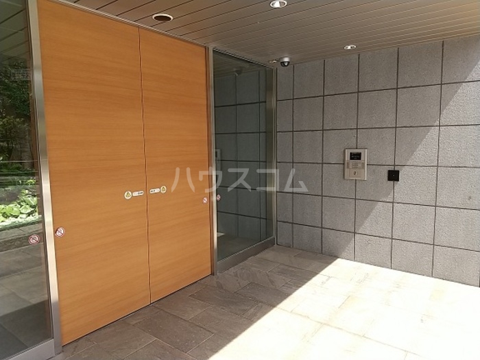 15/18 エントランス