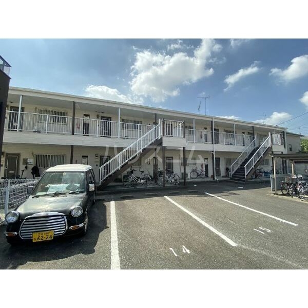 23/28 駐車場