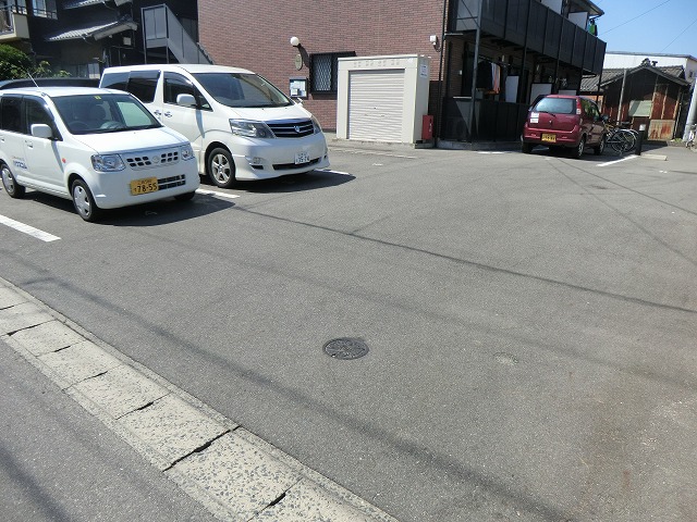 19/28 駐車場