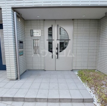 14/20 エントランス