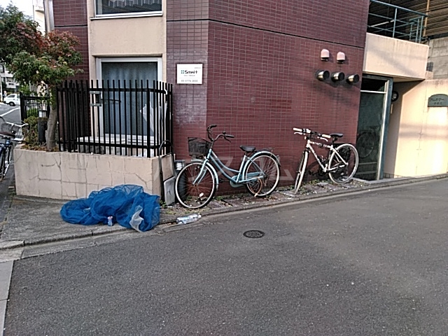 2/4 エントランス