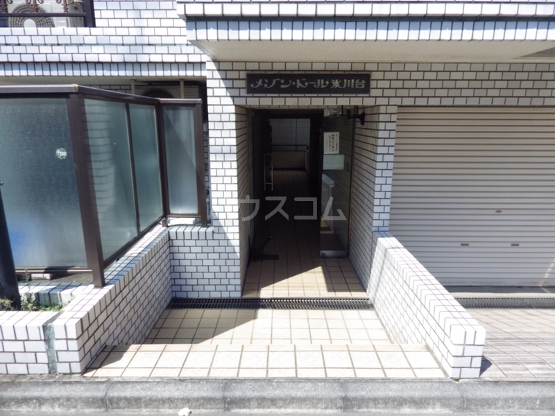 2/2 エントランス