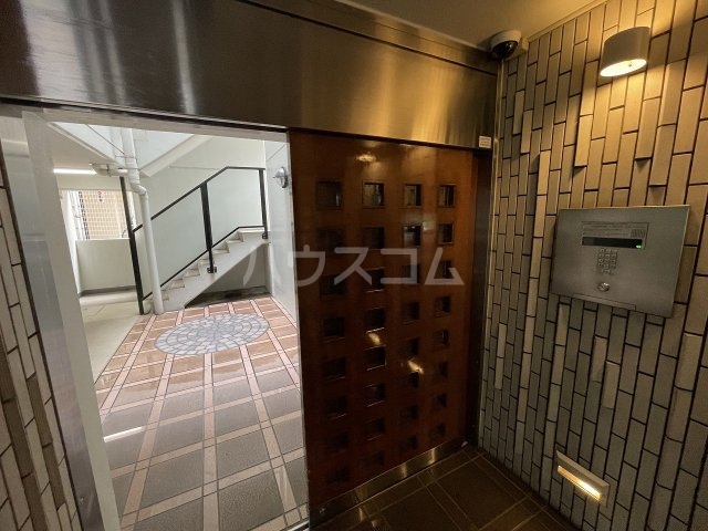 25/30 エントランス