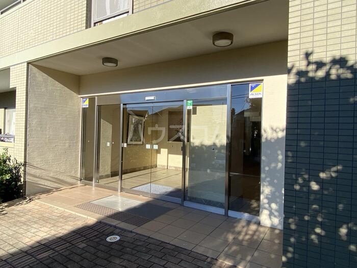 22/30 エントランス