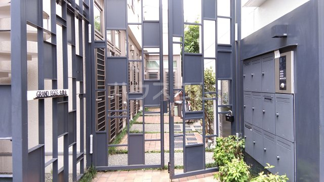 13/17 エントランス