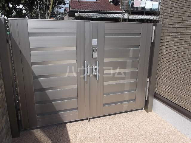 19/26 エントランス