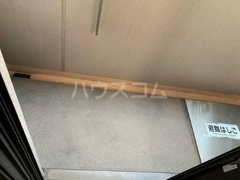 13/18 バルコニー