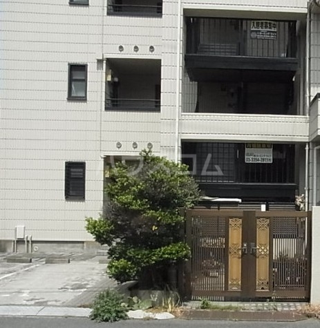 17/25 エントランス