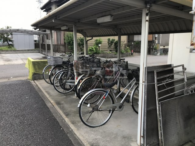 26/27 駐車場