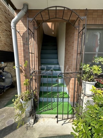 18/20 エントランス