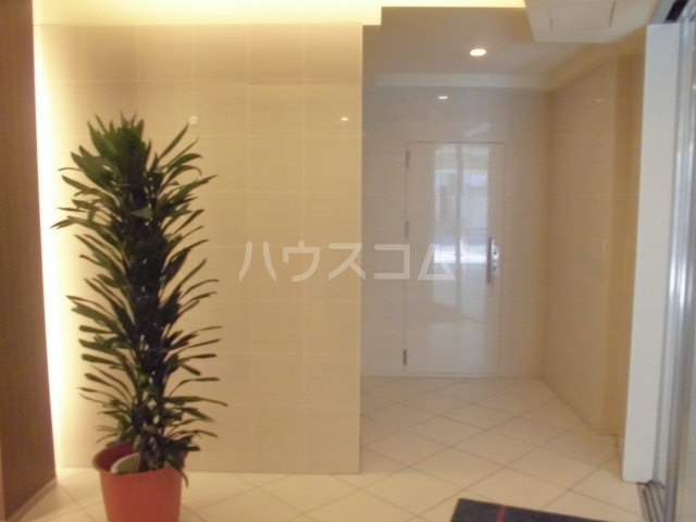 13/16 エントランス