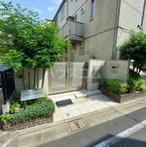 14/21 エントランス