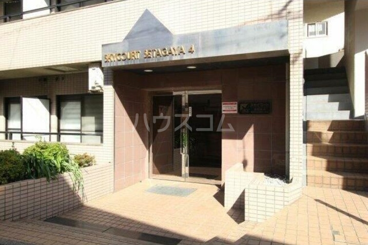 28/30 エントランス