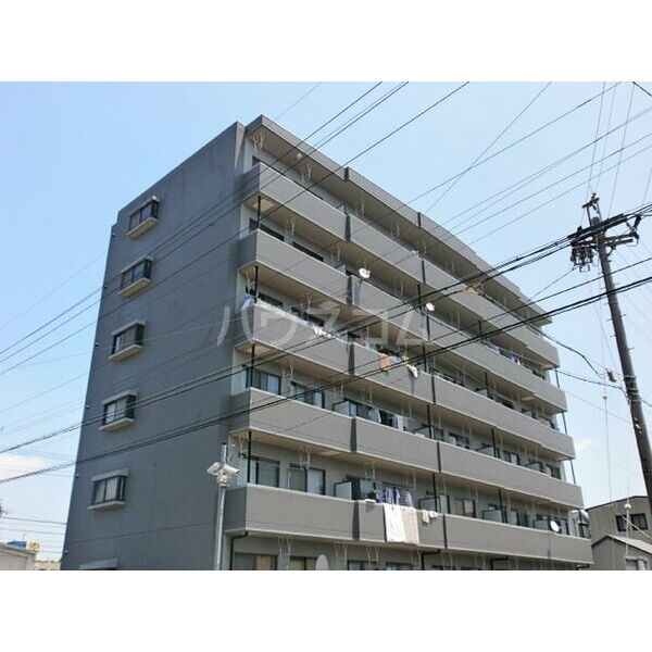 13/22 エントランス